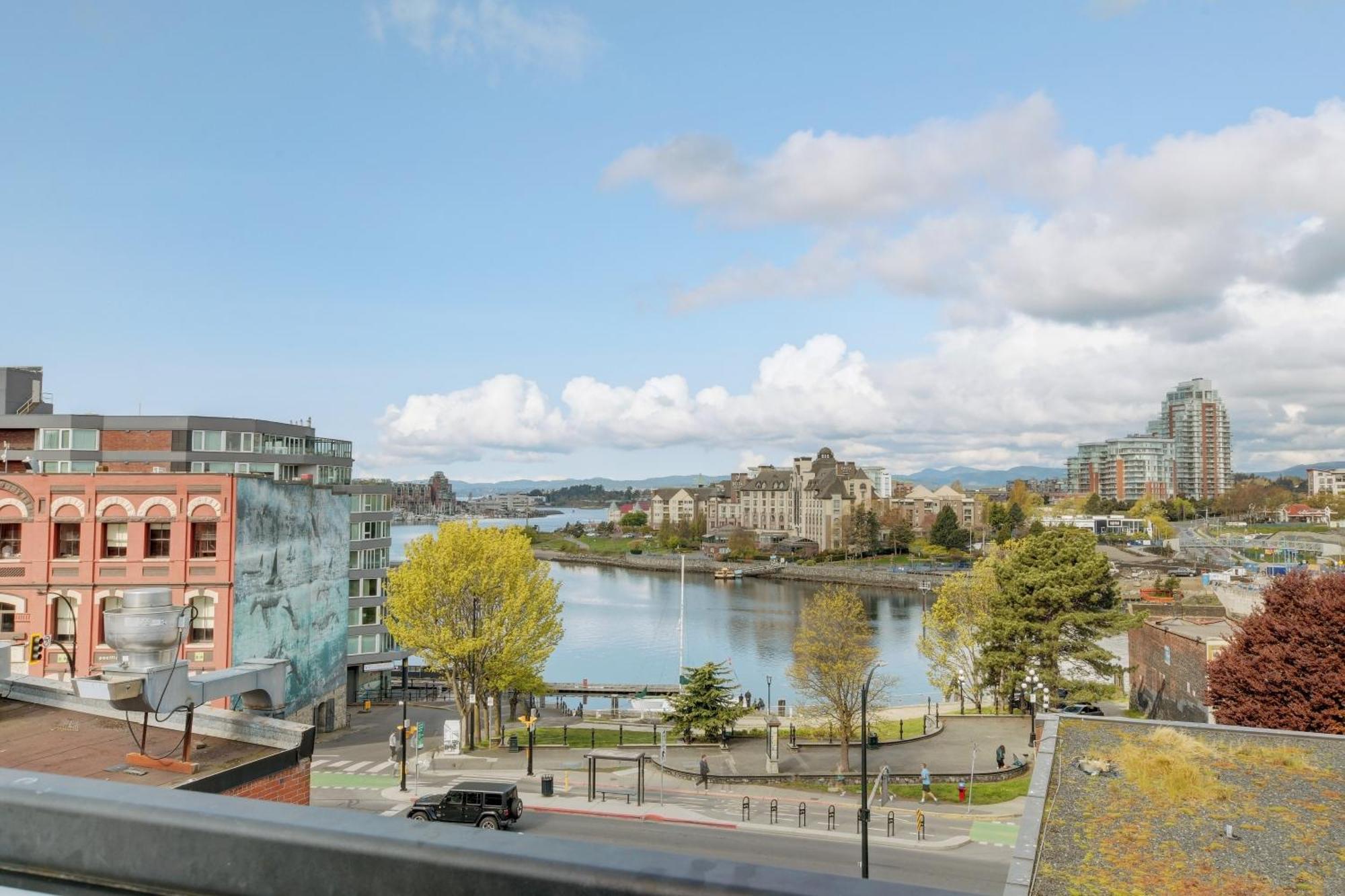 Victoria'S Parliamentary Suite With Private Rooftop Patio & Harbour View Exterior foto