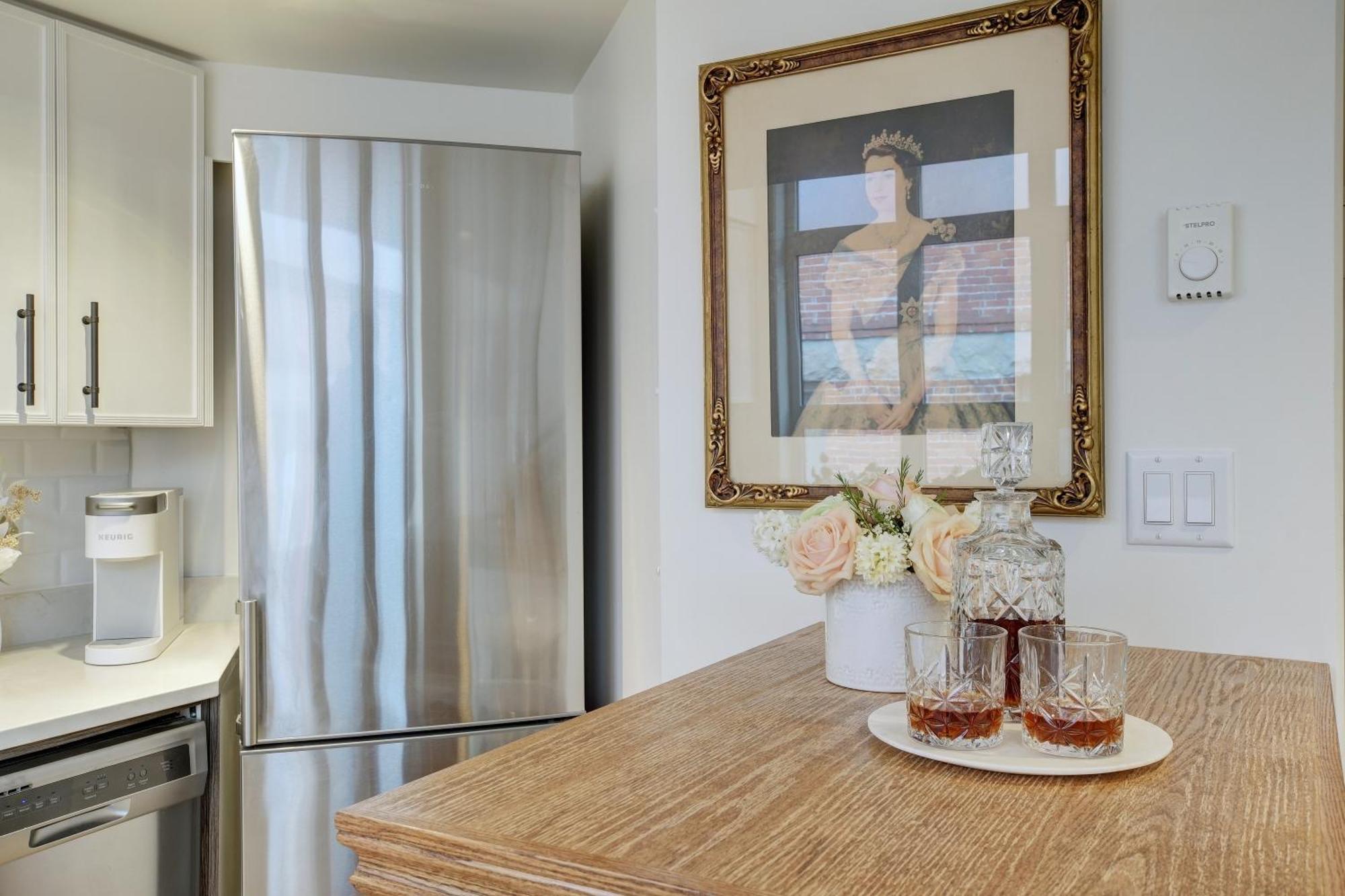 Victoria'S Parliamentary Suite With Private Rooftop Patio & Harbour View Exterior foto